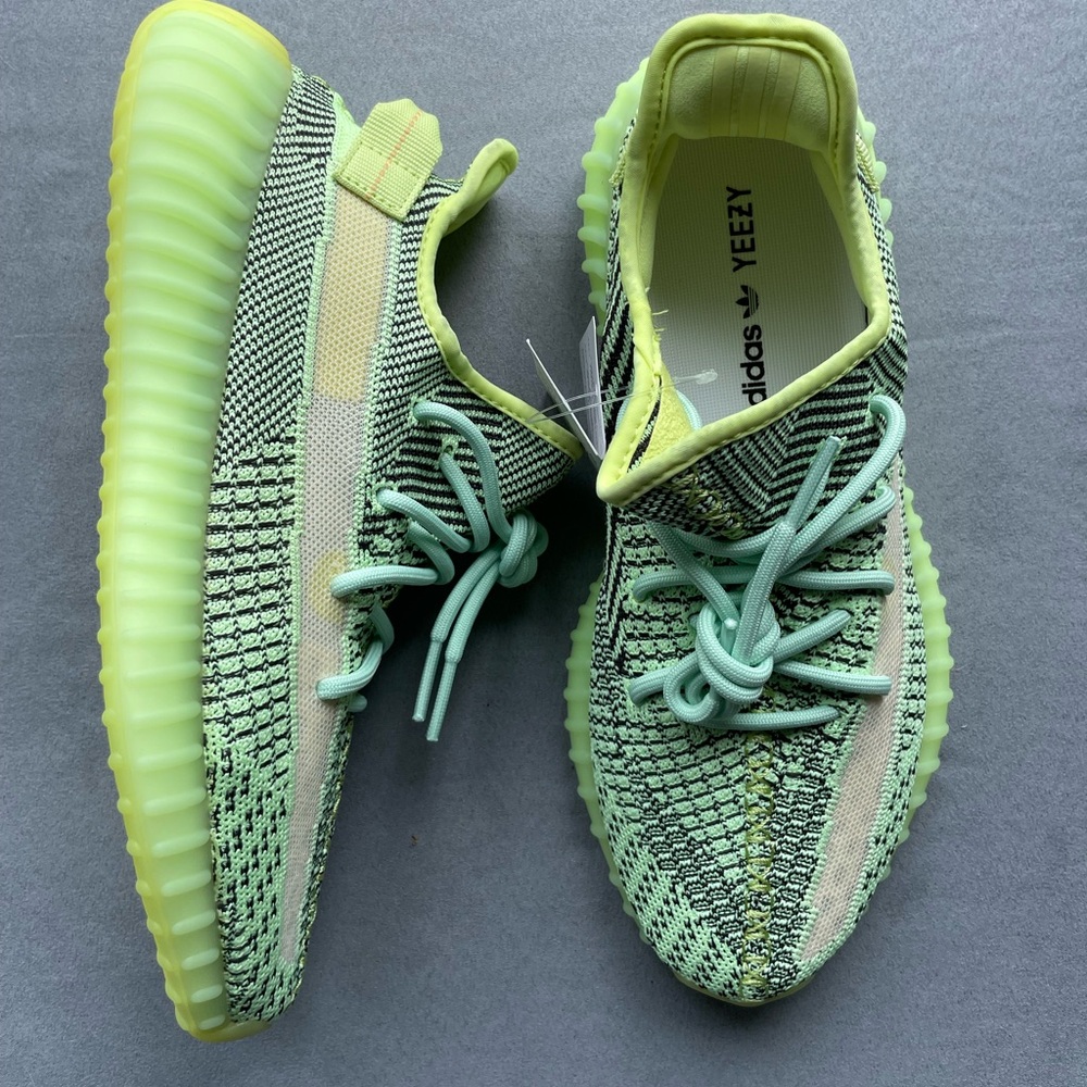 Yeezy Boost 350 V2 | YEEREE (Non Reflective)
